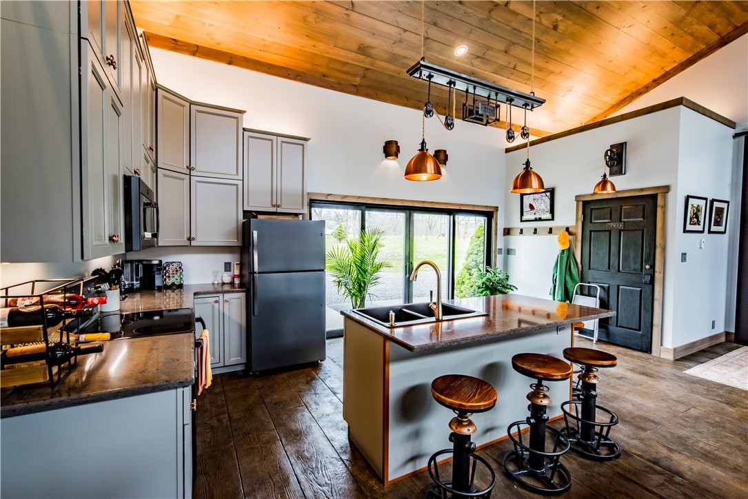 Brady Twp, Pennsylvania 16057, United States, 3 Bedrooms Bedrooms, ,2 BathroomsBathrooms,Residential,Active,226677