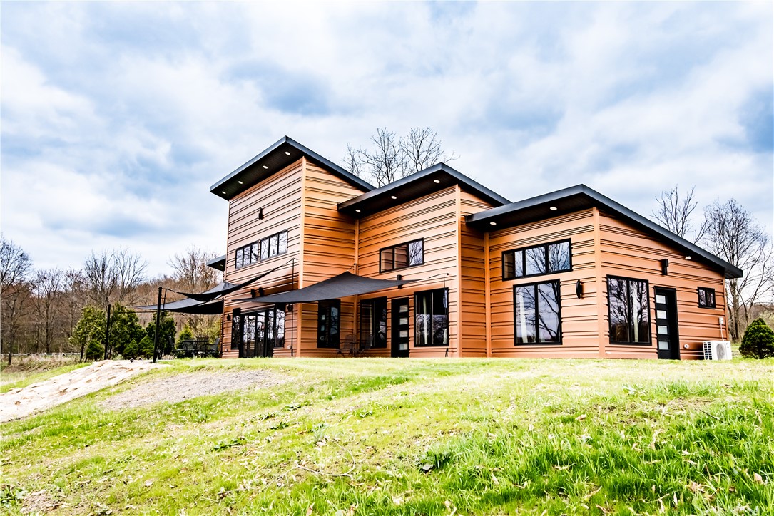 Brady Twp, Pennsylvania 16057, United States, 3 Bedrooms Bedrooms, ,2 BathroomsBathrooms,Residential,Active,226677