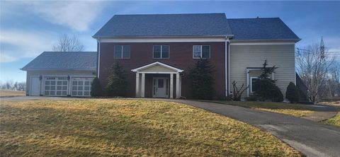 221 Felician Dr Moon/Crescent Twp PA 15108