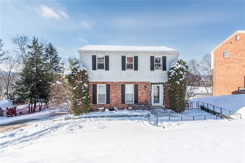 Photo of 1325 Pesavento Dr, Bridgeville, PA 15017 (MLS # 1733756)