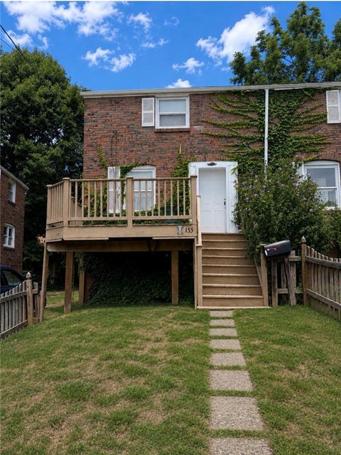Townhouse For Sale - 155 Victory Ln Ln<br/> Leetsdale, PA 15056