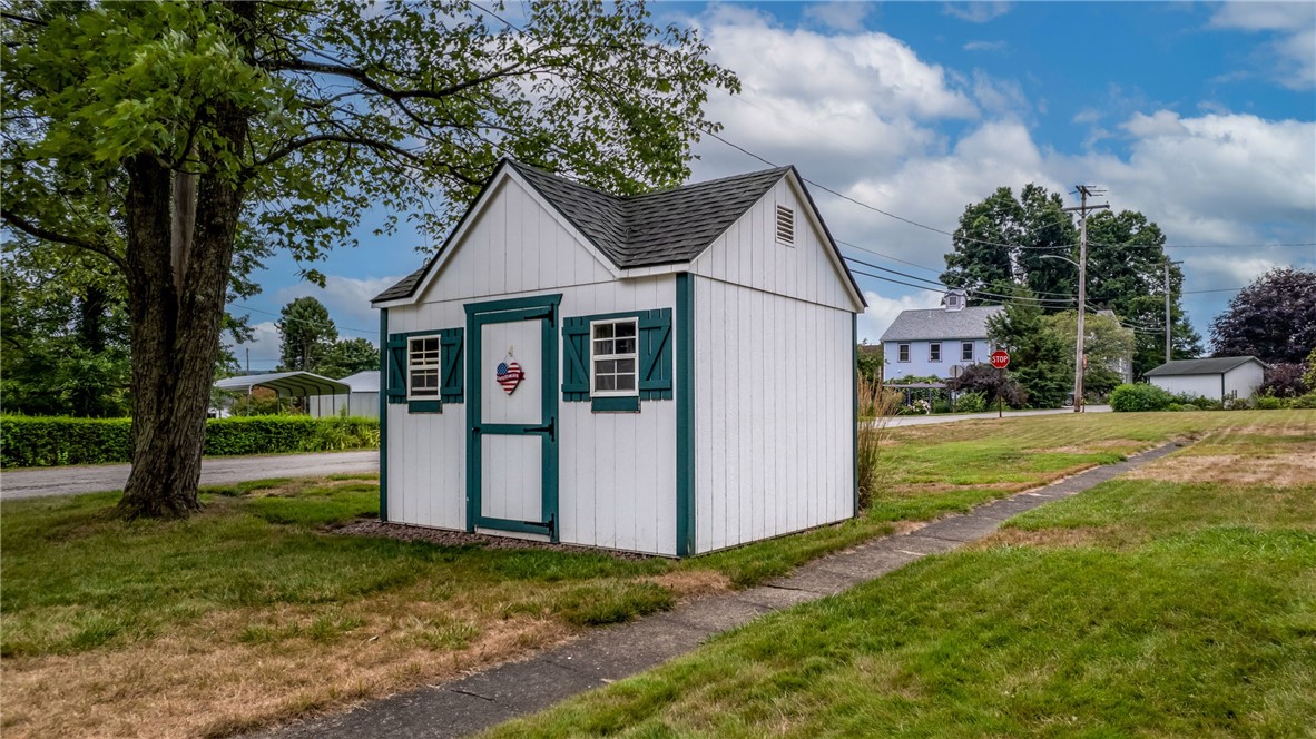 Mercer Boro - Mer, Pennsylvania 16137, United States, 4 Bedrooms Bedrooms, ,2 BathroomsBathrooms,Residential,Active,101099