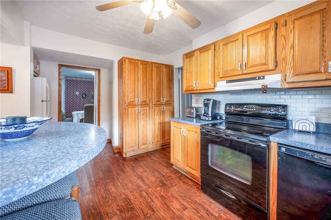 Mercer Boro - Mer, Pennsylvania 16137, United States, 4 Bedrooms Bedrooms, ,2 BathroomsBathrooms,Residential,Active,101099