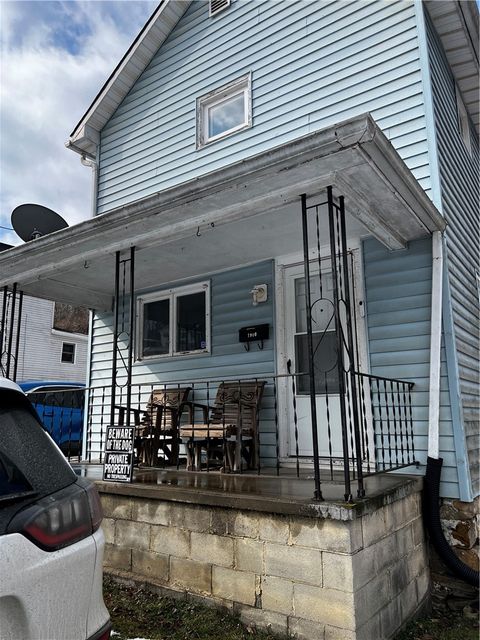 Photo of 1910 Yoho Aly, New Castle, PA 16101 (MLS # 1743256)