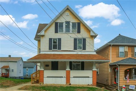 Photo of 620 Wayne Ave, Ellwood City, PA 16117 (MLS # 1733316)