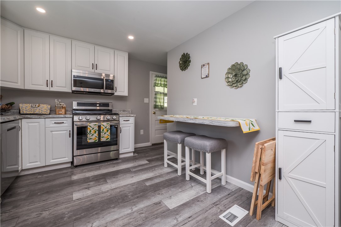 Baldwin Boro, Pennsylvania 15236, United States, 3 Bedrooms Bedrooms, ,3 BathroomsBathrooms,Residential,Contingent,183438