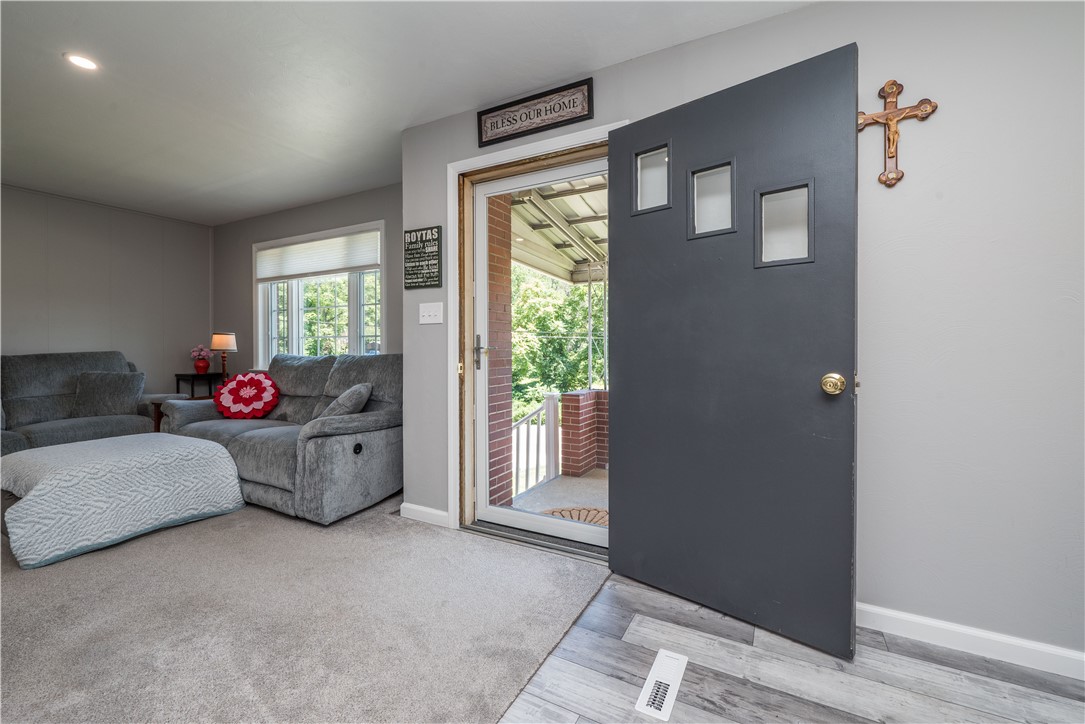 Baldwin Boro, Pennsylvania 15236, United States, 3 Bedrooms Bedrooms, ,3 BathroomsBathrooms,Residential,Contingent,183438