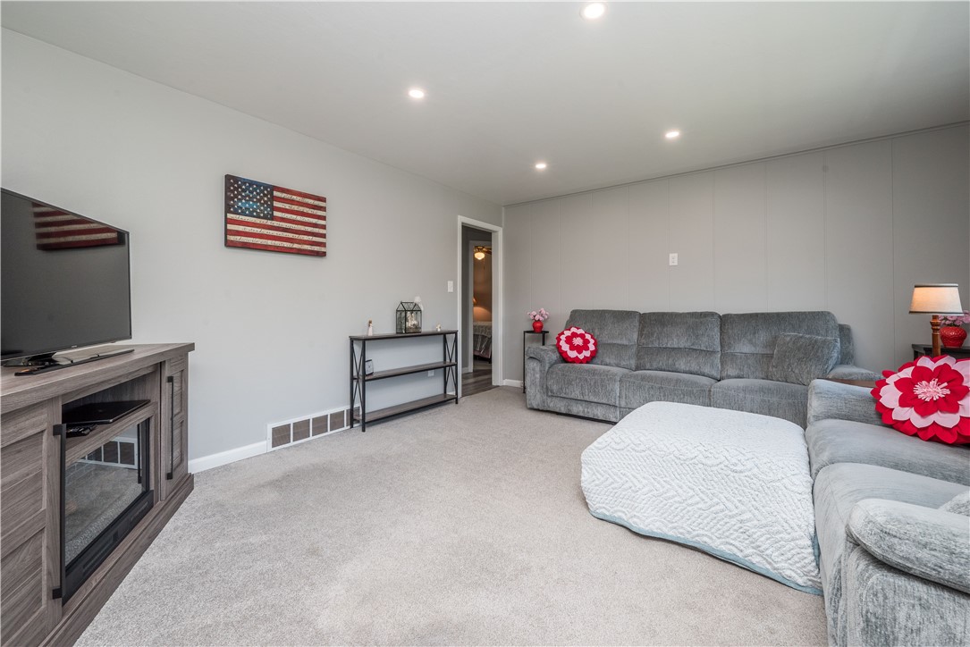 Baldwin Boro, Pennsylvania 15236, United States, 3 Bedrooms Bedrooms, ,3 BathroomsBathrooms,Residential,Contingent,183438