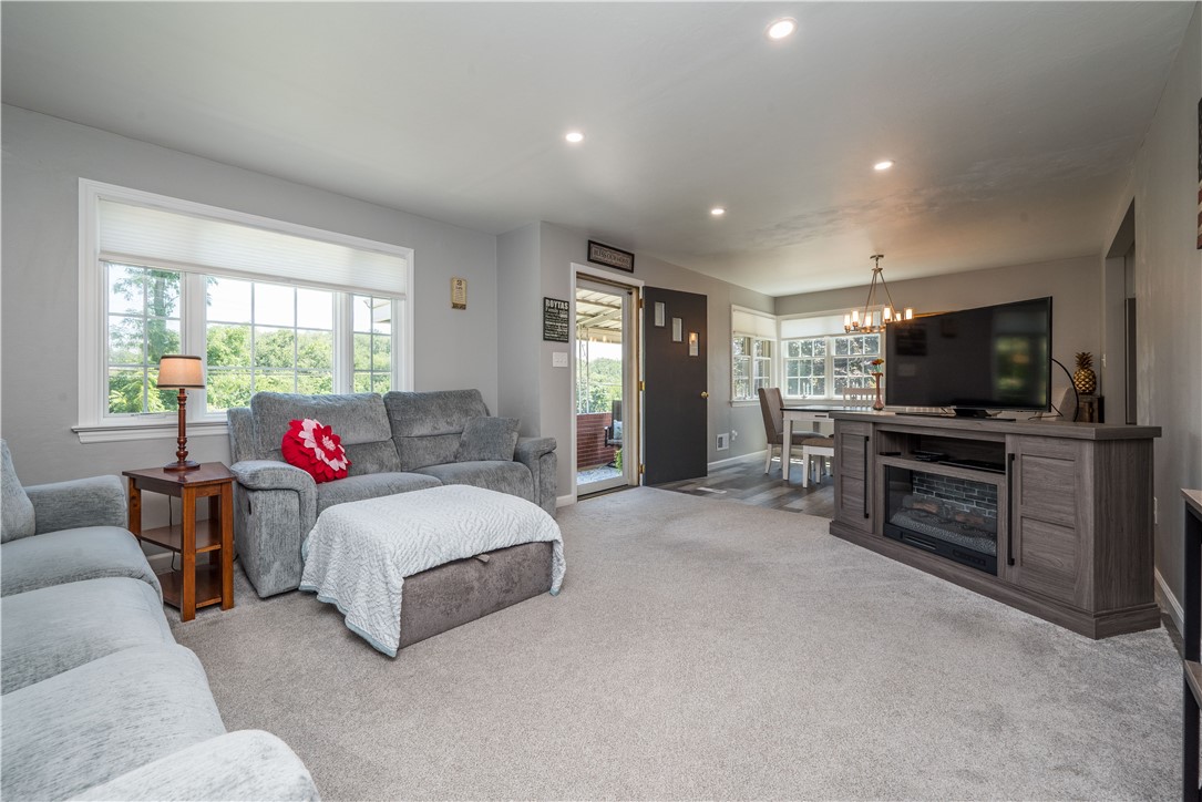 Baldwin Boro, Pennsylvania 15236, United States, 3 Bedrooms Bedrooms, ,3 BathroomsBathrooms,Residential,Contingent,183438