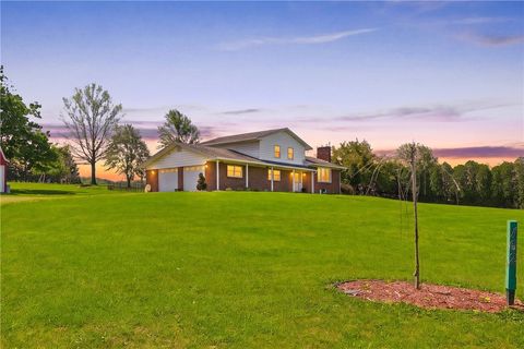 Photo of 162 County Park Rd, Mount Pleasant, PA 15666 (MLS # 1752569)