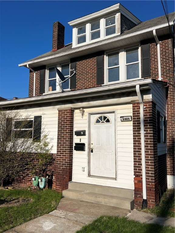 3009 Main St