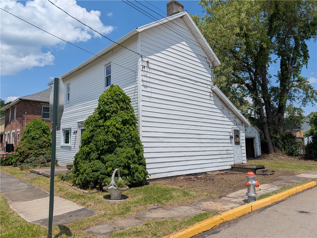 216 Wayne St