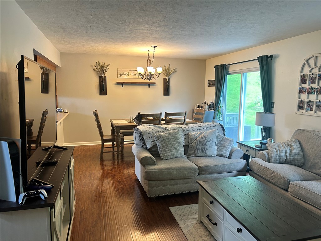 1212 Canterbury Dr