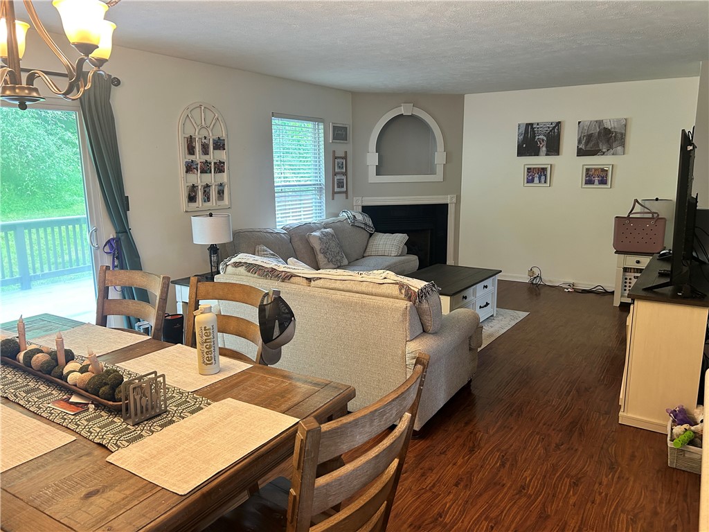 1212 Canterbury Dr