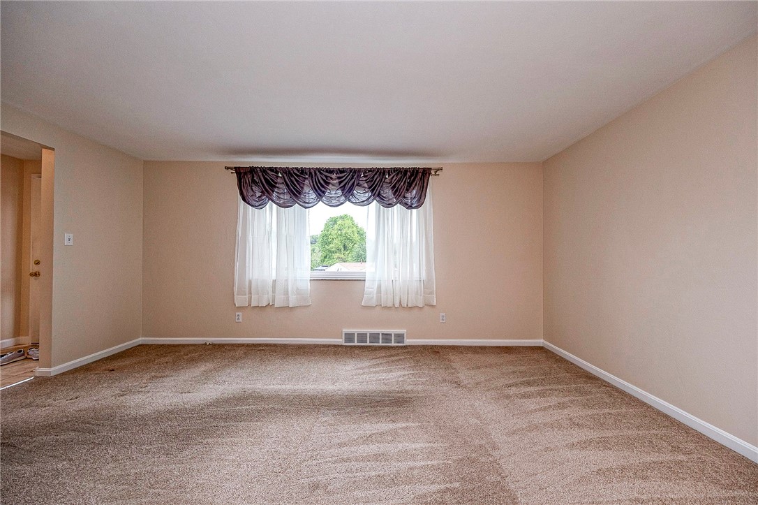 553 Invicta Dr