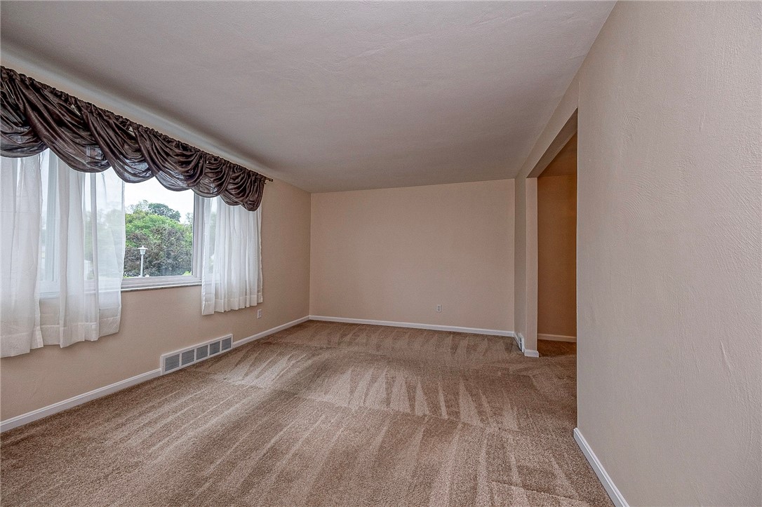 553 Invicta Dr