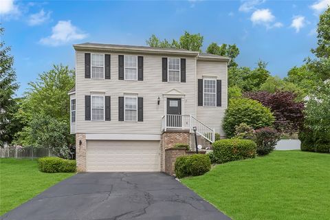 6023 Hawthorn Dr Moon/Crescent Twp PA 15108
