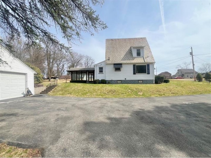 310 W Meyer Ave