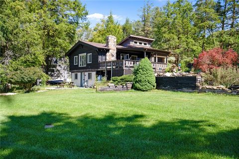 411 Peninsula Drive Indian Lake Boro PA 15926