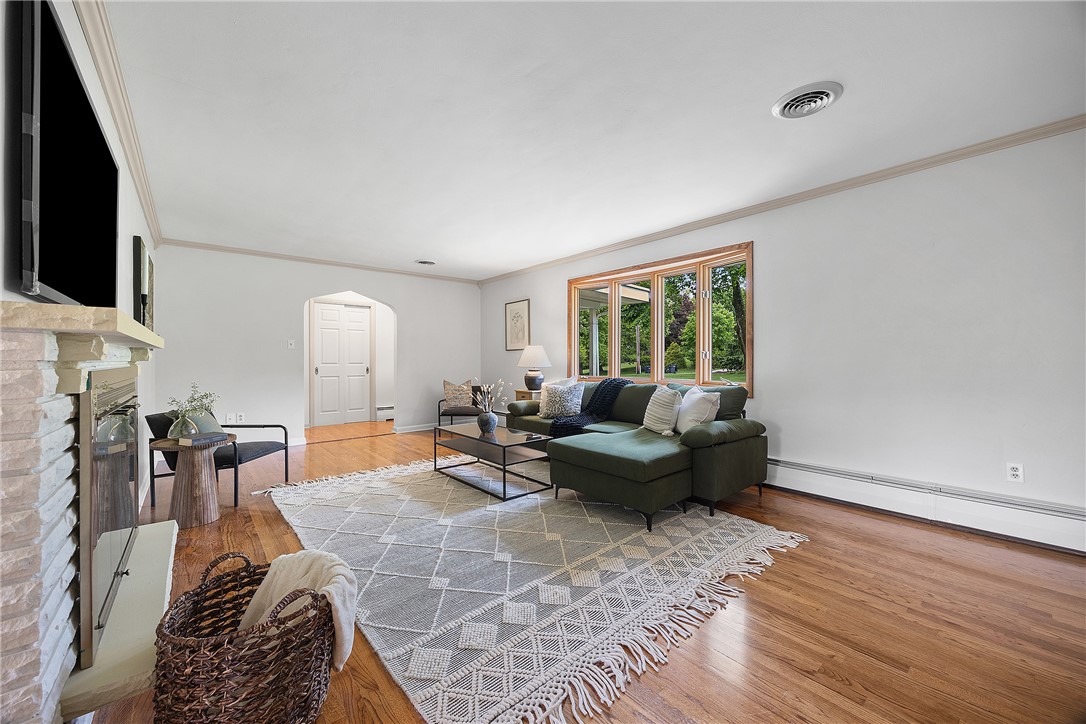 108 Meadowvue Dr