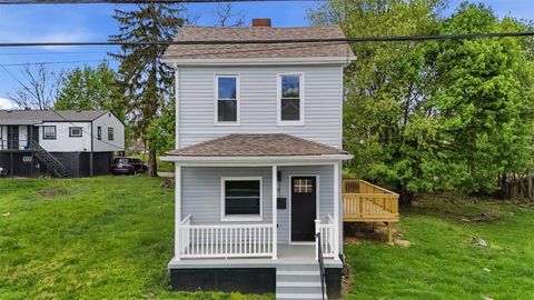Photo of 141 W 15th Ave, Homestead, PA 15120 (MLS # 1749347)
