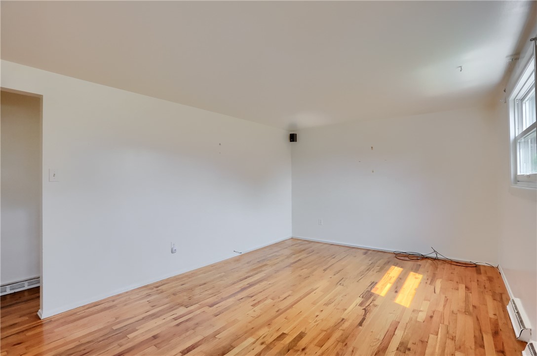 Oakdale, Pennsylvania 15071, United States, 3 Bedrooms Bedrooms, ,2 BathroomsBathrooms,Residential,Contingent,208881