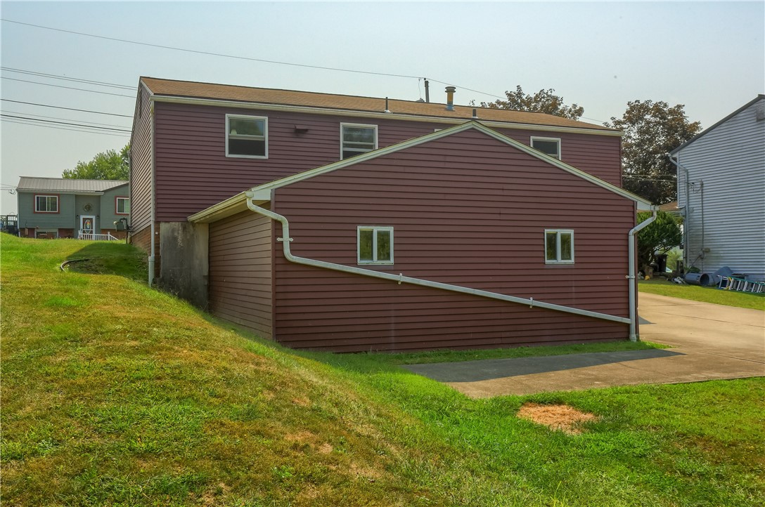 Oakdale, Pennsylvania 15071, United States, 3 Bedrooms Bedrooms, ,2 BathroomsBathrooms,Residential,Contingent,208881