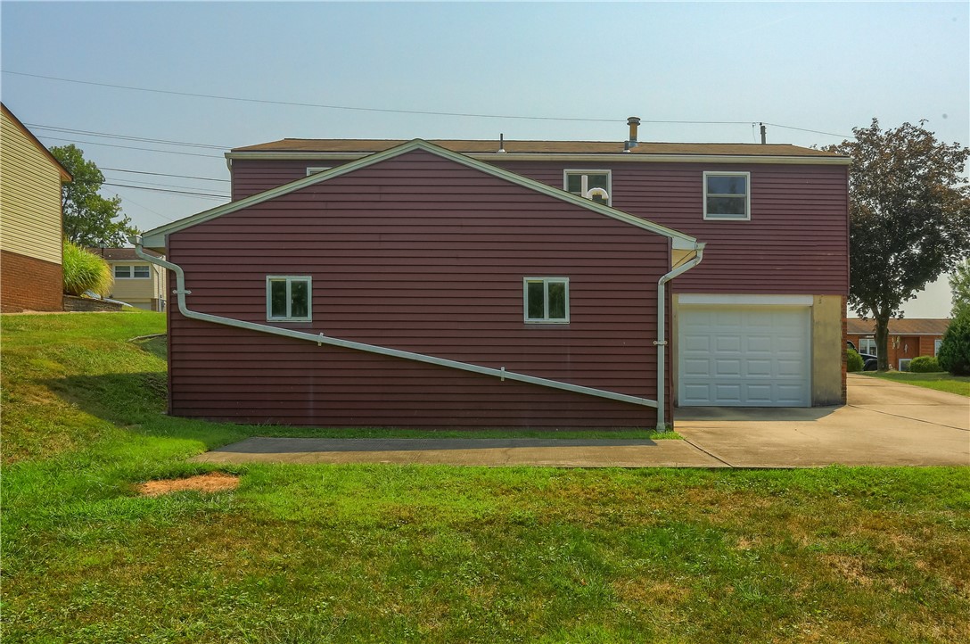 Oakdale, Pennsylvania 15071, United States, 3 Bedrooms Bedrooms, ,2 BathroomsBathrooms,Residential,Contingent,208881