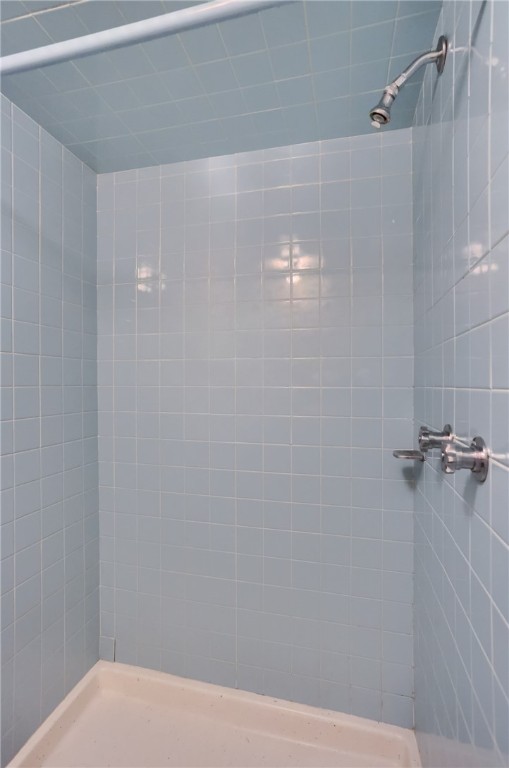 Oakdale, Pennsylvania 15071, United States, 3 Bedrooms Bedrooms, ,2 BathroomsBathrooms,Residential,Contingent,208881