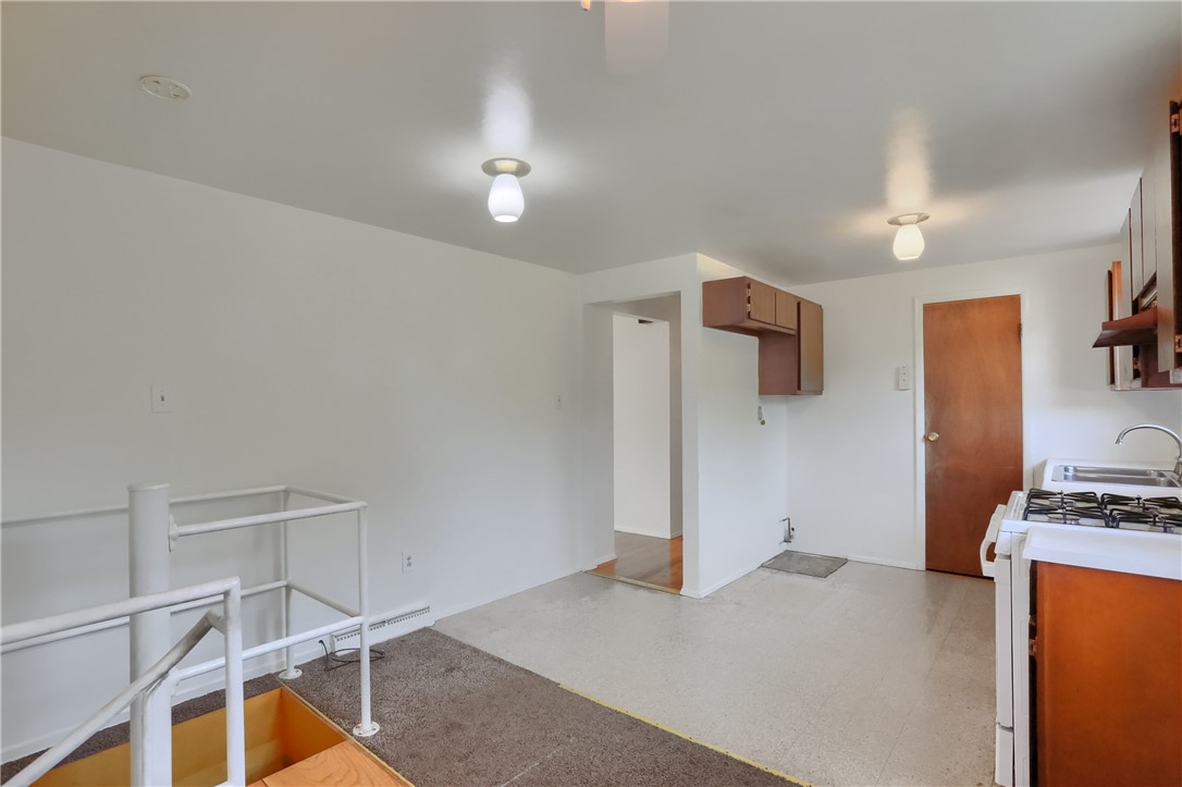 Oakdale, Pennsylvania 15071, United States, 3 Bedrooms Bedrooms, ,2 BathroomsBathrooms,Residential,Contingent,208881