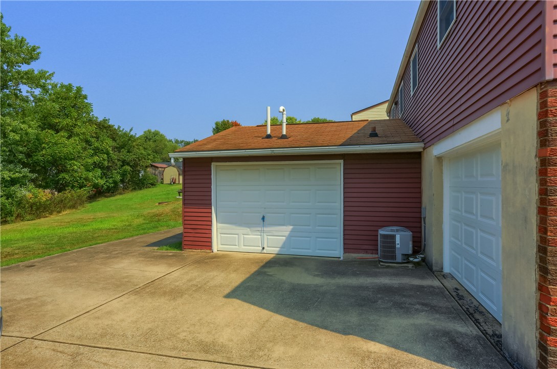 Oakdale, Pennsylvania 15071, United States, 3 Bedrooms Bedrooms, ,2 BathroomsBathrooms,Residential,Contingent,208881