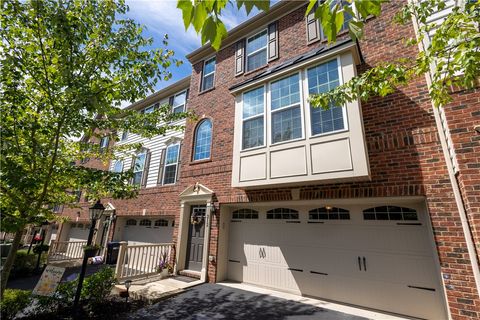 Photo of 212 Noble Woods Dr, Coraopolis, PA 15108 (MLS # 1760901)