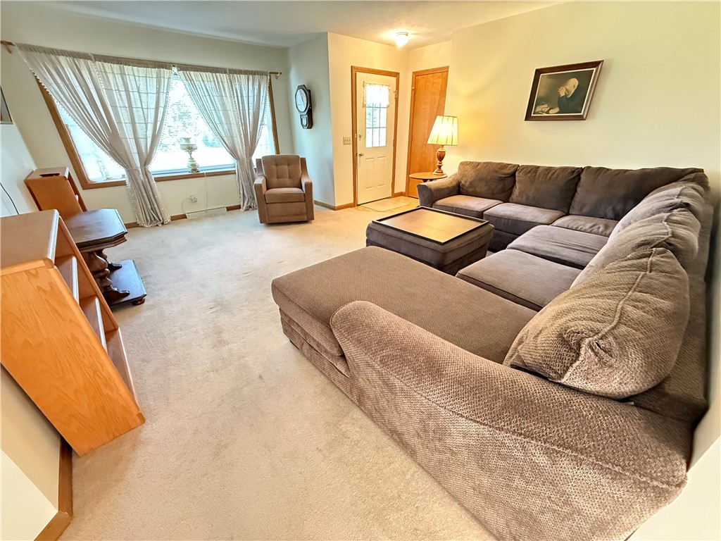 Hempfield Twp, Pennsylvania 16125, United States, 3 Bedrooms Bedrooms, ,2 BathroomsBathrooms,Residential,Active,197041