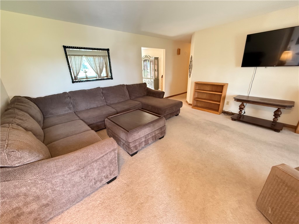 Hempfield Twp, Pennsylvania 16125, United States, 3 Bedrooms Bedrooms, ,2 BathroomsBathrooms,Residential,Active,197041