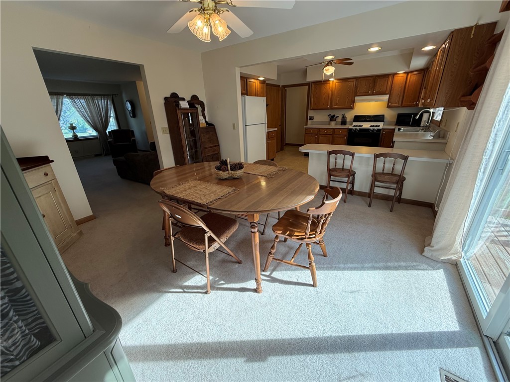 Hempfield Twp, Pennsylvania 16125, United States, 3 Bedrooms Bedrooms, ,2 BathroomsBathrooms,Residential,Active,197041