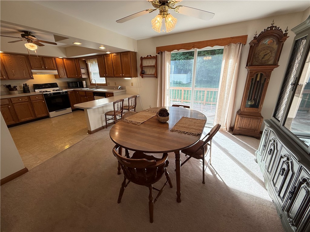 Hempfield Twp, Pennsylvania 16125, United States, 3 Bedrooms Bedrooms, ,2 BathroomsBathrooms,Residential,Active,197041