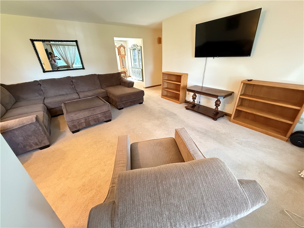 Hempfield Twp, Pennsylvania 16125, United States, 3 Bedrooms Bedrooms, ,2 BathroomsBathrooms,Residential,Active,197041