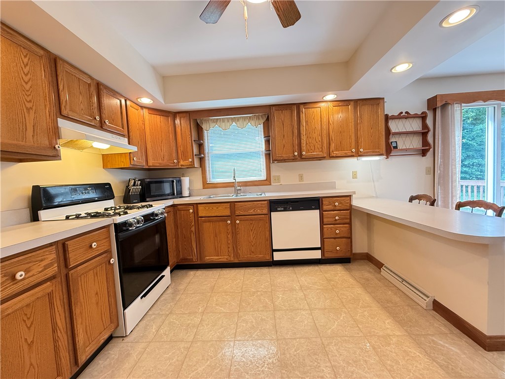 Hempfield Twp, Pennsylvania 16125, United States, 3 Bedrooms Bedrooms, ,2 BathroomsBathrooms,Residential,Active,197041