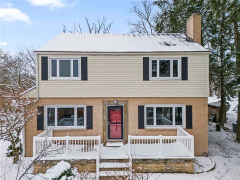 Photo of 4712 Carriage Dr, Pittsburgh, PA 15236 (MLS # 1733192)