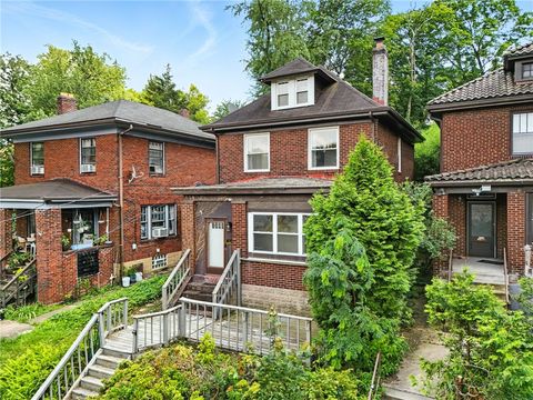 Photo of 5248 Beelermont Pl, Pittsburgh, PA 15217 (MLS # 1728883)