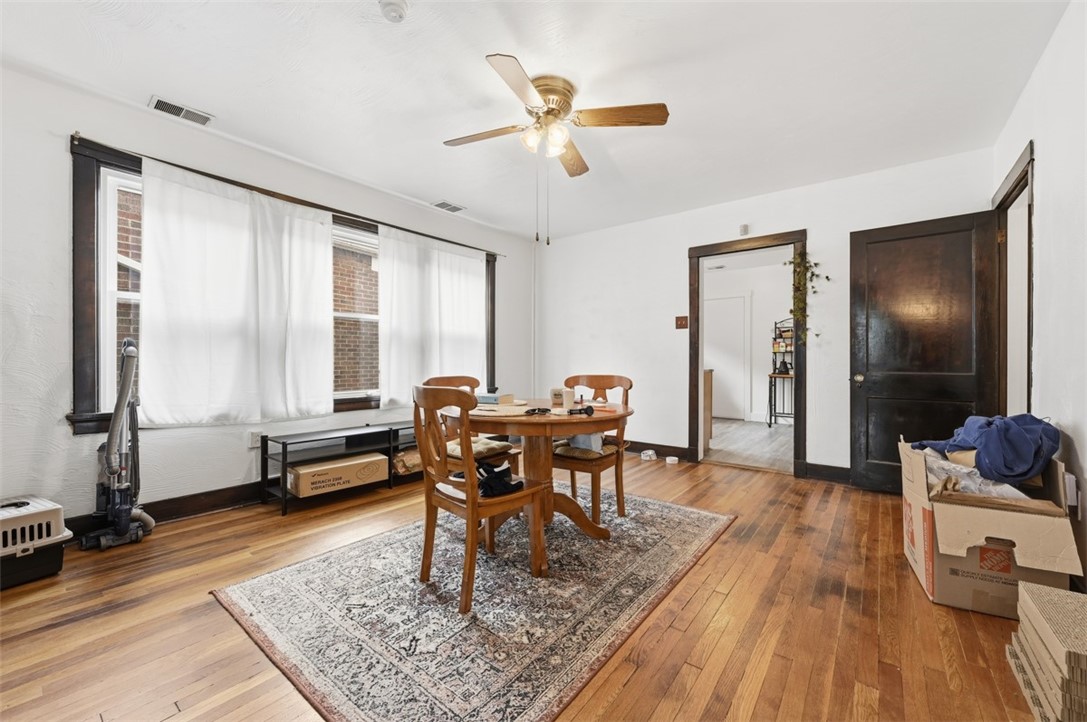 588 East End Ave