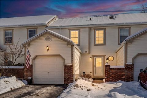 Townhouse For Sale - 1465 Yorktown Dr Dr<br/> Washington County, Cecil, PA 15055