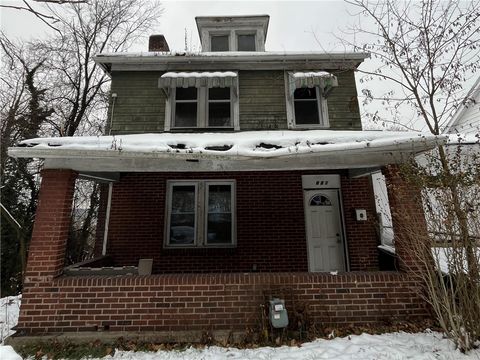 Photo of 611 Singer Pl, Pittsburgh, PA 15221 (MLS # 1735008)