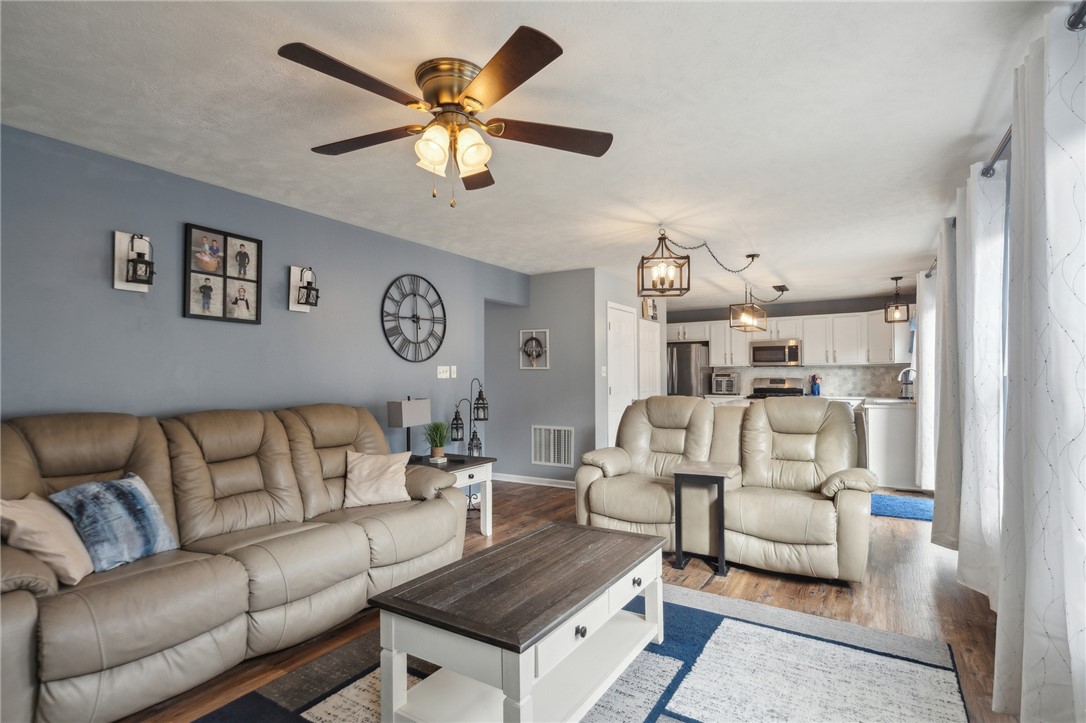 208 Summit Cir Cir, Houston, Pennsylvania image 9