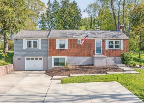 Photo of 276 Thompsonville Rd, McMurray, PA 15317 (MLS # 1750164)