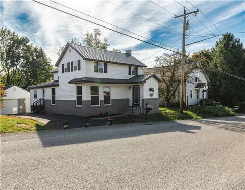 Photo of 237 Connoquenessing Main Street Dr, Evans City, PA 16033 (MLS # 1723825)