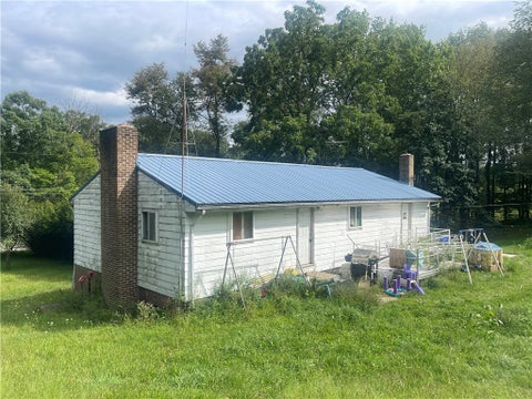 Homes For Sale - 623 W Sunbury Rd Rd<br/> Butler County, West Sunbury, PA 16061