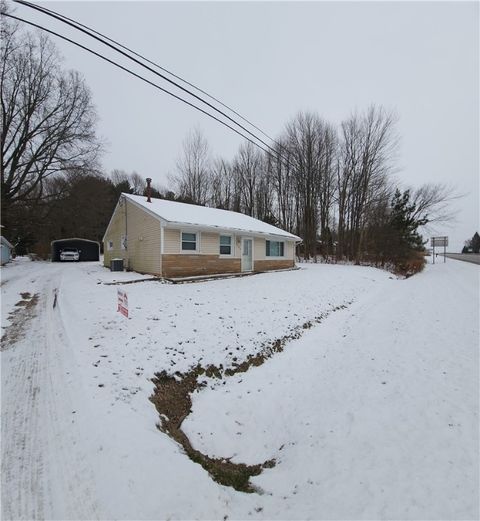 Photo of 3586 N Hermitage Rd, Transfer, PA 16154 (MLS # 1733102)