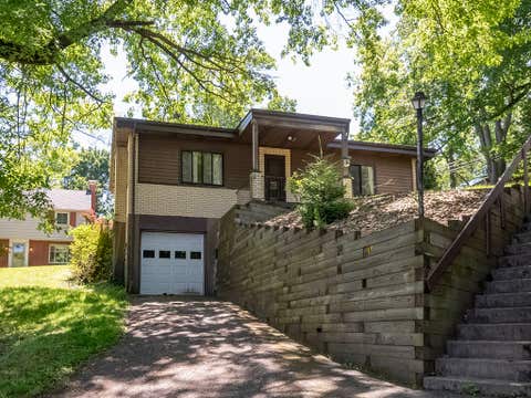 Photo for 834 Hawthorne Drive