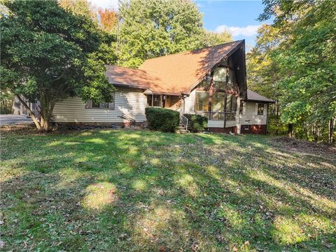 Photo of 108 Buss Rd, Aliquippa, PA 15001 (MLS # 1726659)